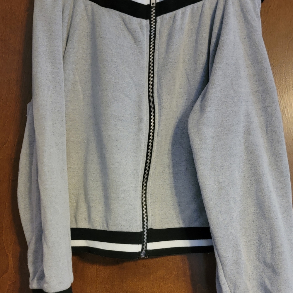 WILLOW & ROOT Gray  Zip-Up And Off Shoulder Sweatshirt Size L